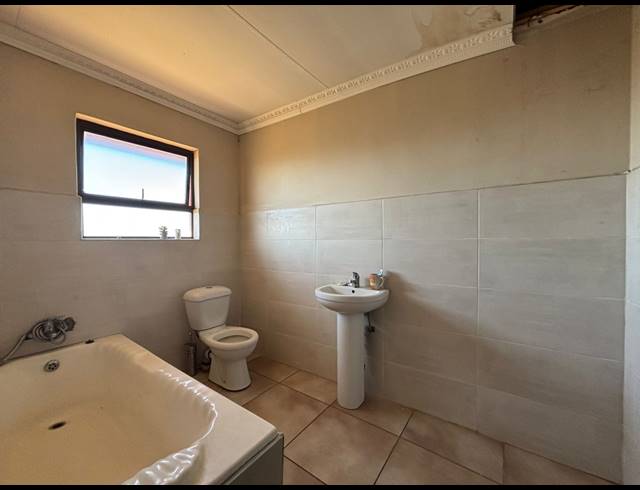 4 BEDROOM HOUSE FOR SALE IN GOLDEN GARDENS